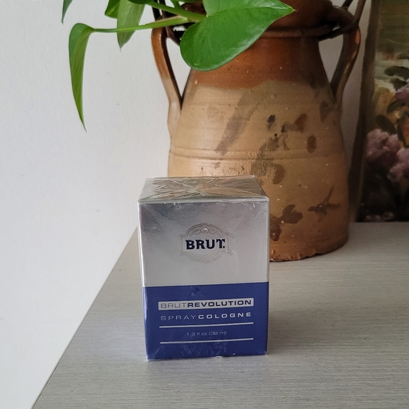 BrutRevolution Men's Spray Cologne. 1.3 fl oz - Picture 1 of 6